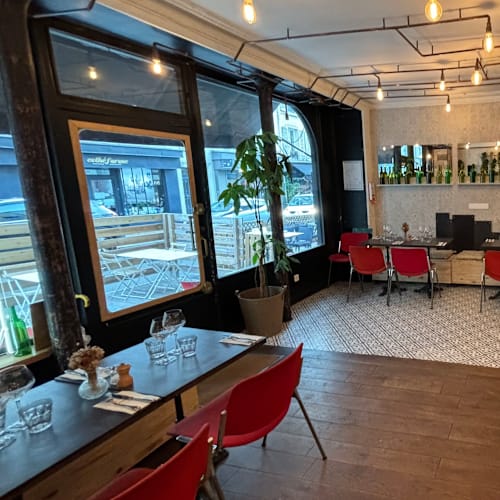 Bec // bouteille et cuisine par Marius & Lucien, Paris