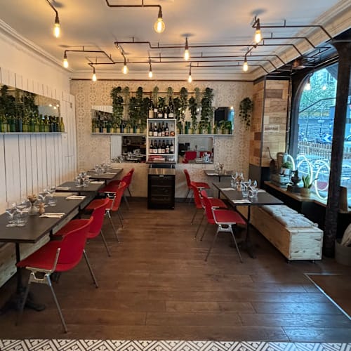 Bec // bouteille et cuisine par Marius & Lucien, Paris