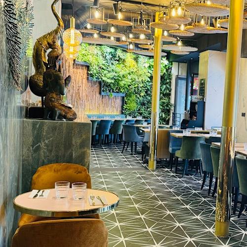 Chok Dee, Paris