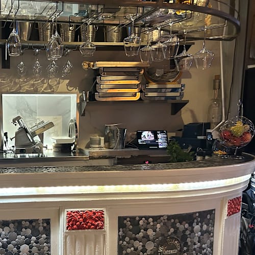 Au Petit Paris, Paris