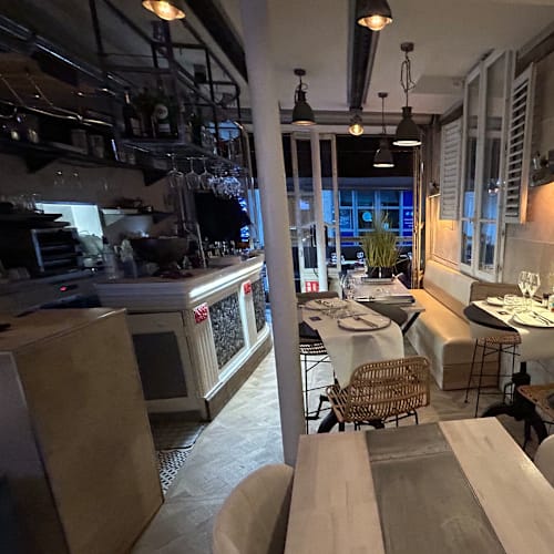 Au Petit Paris, Paris