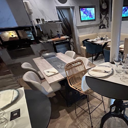 Au Petit Paris, Paris