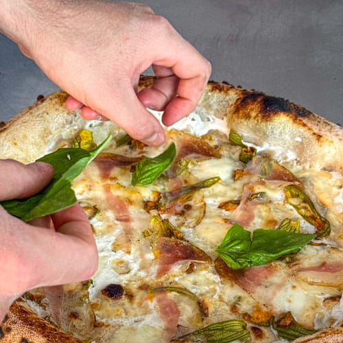 White Gold Pizzeria, Acquamela 