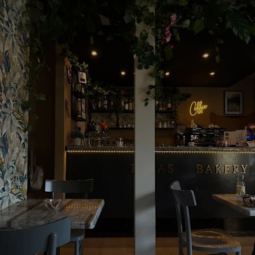 Inkas Bakery, Como