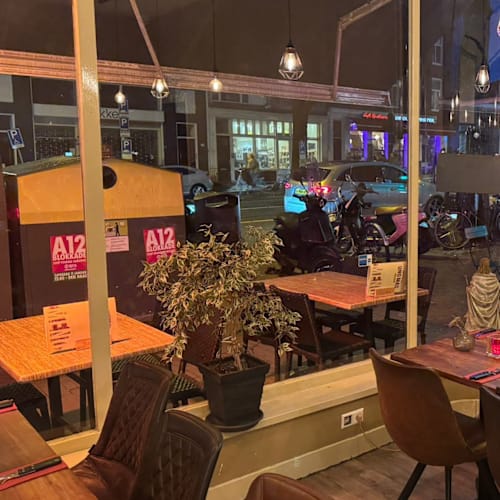 Uno Mas, Amsterdam