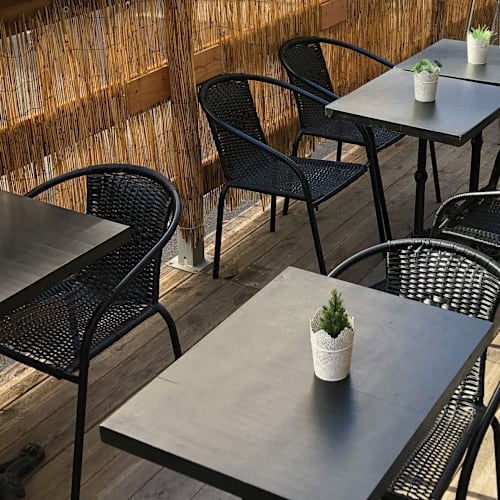 Njutbar, Paris