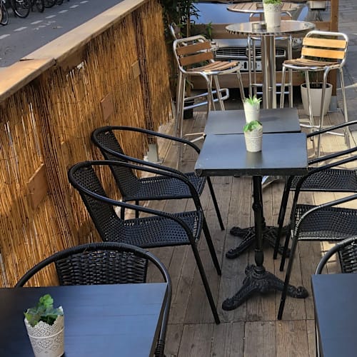 Njutbar, Paris