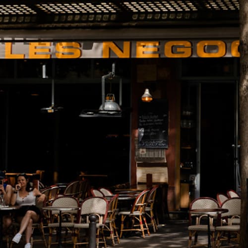 Les Négociants, Paris