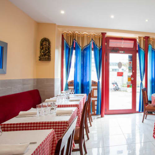 Avi Ravi, Suresnes