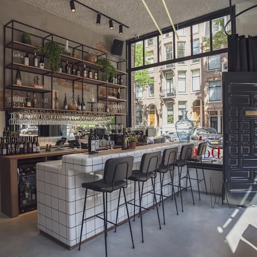 Lillie Wine Rebel, Amsterdam