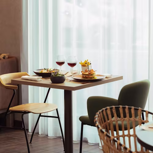 Latitude 46, Annemasse