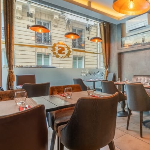 Samrat, Paris