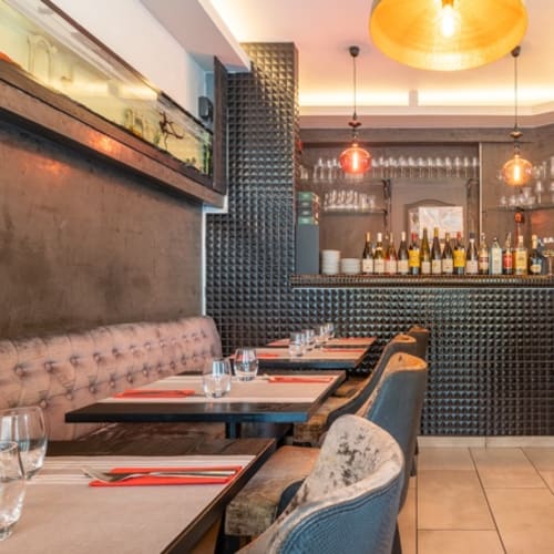 Samrat, Paris