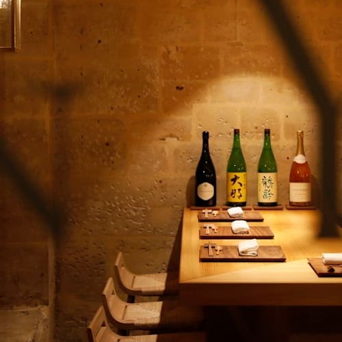 Enyaa, Paris
