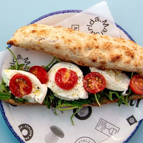 Margarida Italian, Carnaxide