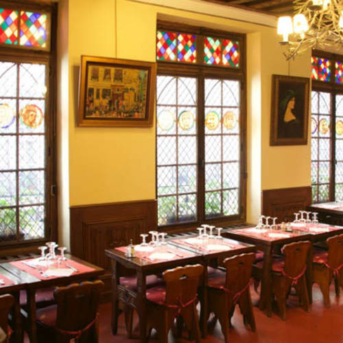 Aux Anysetiers du Roy, Paris
