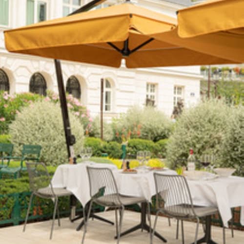 les Tontons de Neuilly, Neuilly-sur-Seine