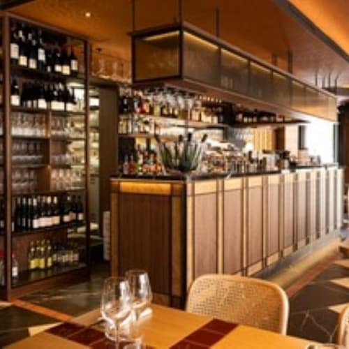 les Tontons de Neuilly, Neuilly-sur-Seine