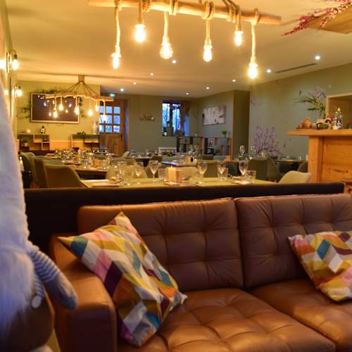 Le Lotus Bleu, Taninges