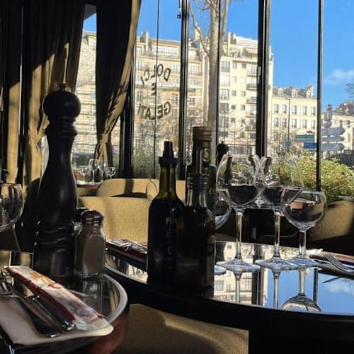 Gloria, Neuilly-sur-Seine