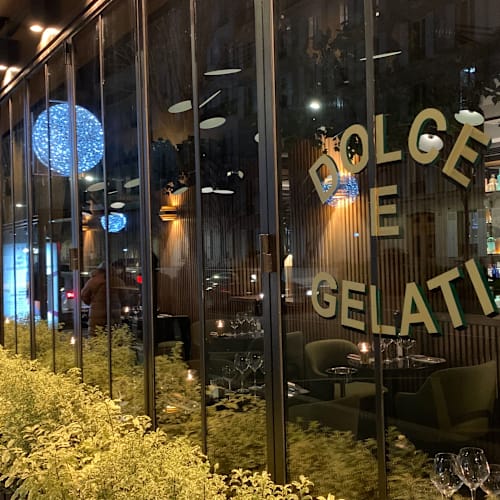 Gloria, Neuilly-sur-Seine