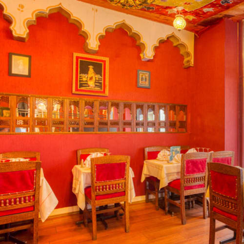 Au Palais de l'Himalaya, Paris