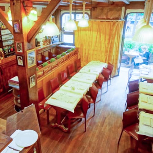 A la Cloche d'Or, Paris