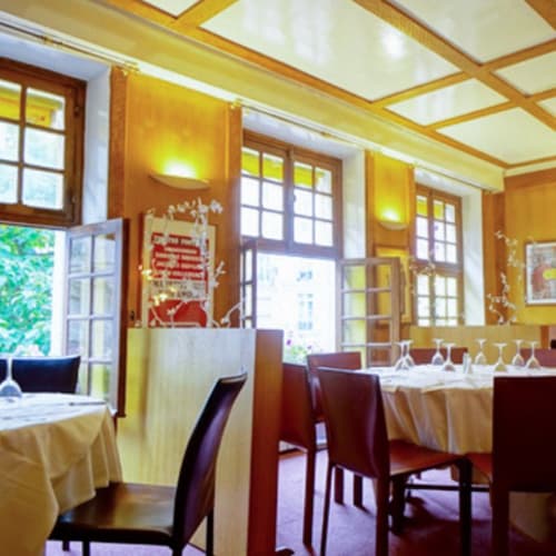 A la Cloche d'Or, Paris