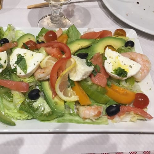 Eboli, Neuilly-sur-Seine