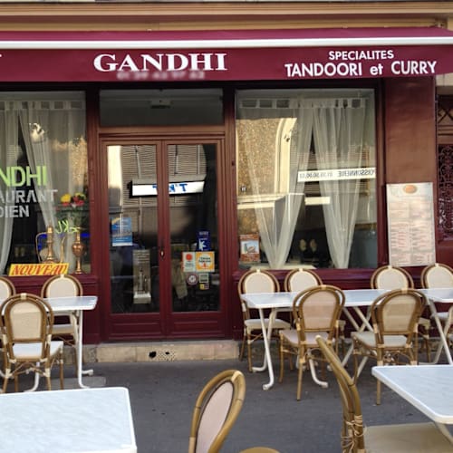 Gandhi, Versailles