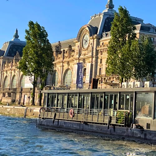 L'Escale Bleue, Paris