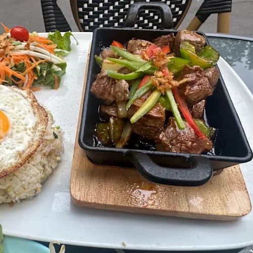 Amour du Vietnam, Paris