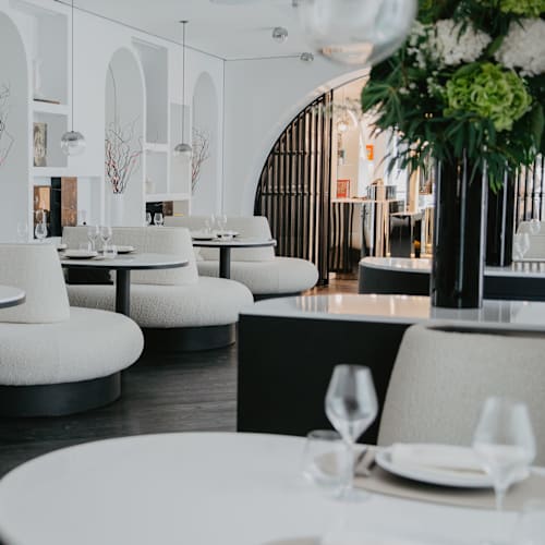 Rosy et Maria – Maison de Beauté Carita , Paris