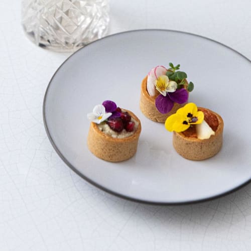 Rosy et Maria – Maison de Beauté Carita , Paris