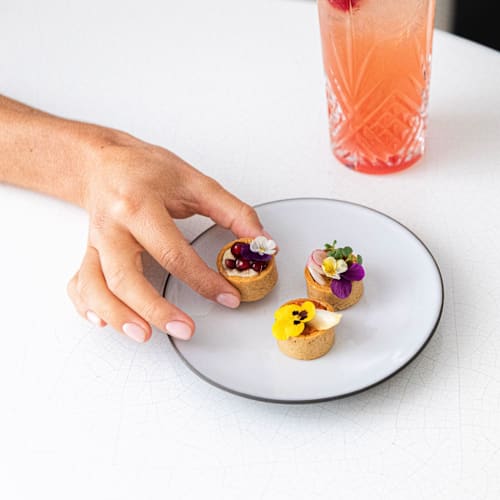 Rosy et Maria – Maison de Beauté Carita , Paris