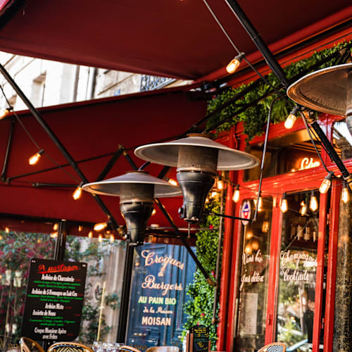 Félicie, Paris