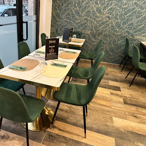 Pizzeria La Rinascita con forno a legna, Torino