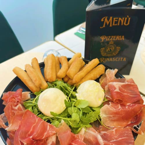 Pizzeria La Rinascita con forno a legna, Torino
