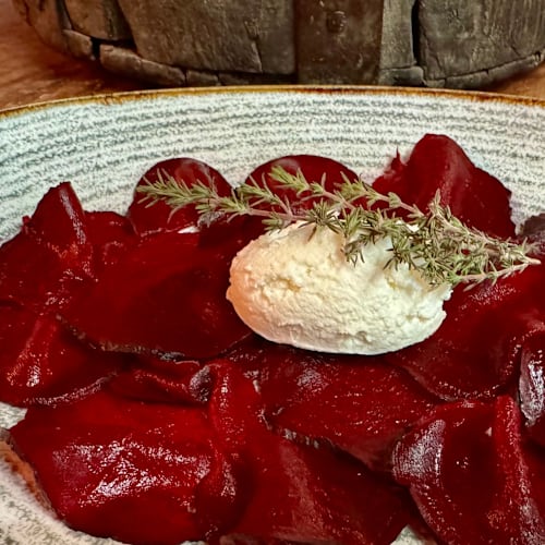 Degusteria, Como