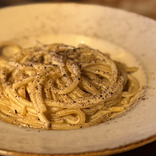 Degusteria, Como
