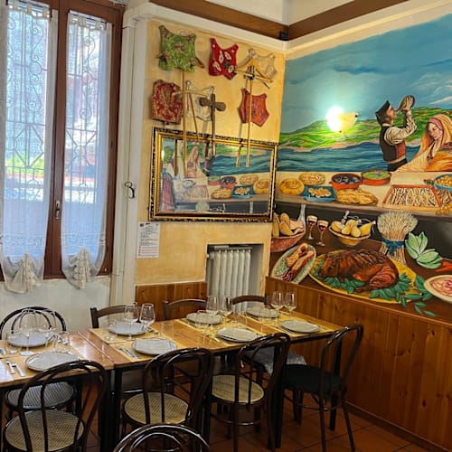 Baia Chia, Milano