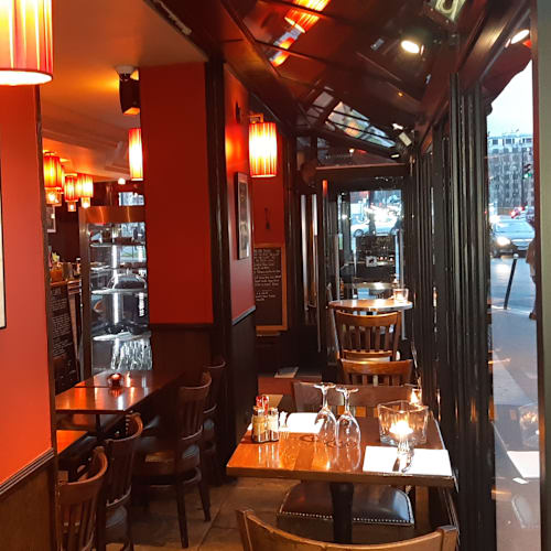 L’Apollinaire, Paris