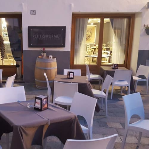 Petit Gourmet, La Salle