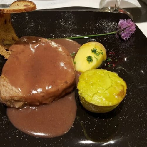 Petit Gourmet, La Salle