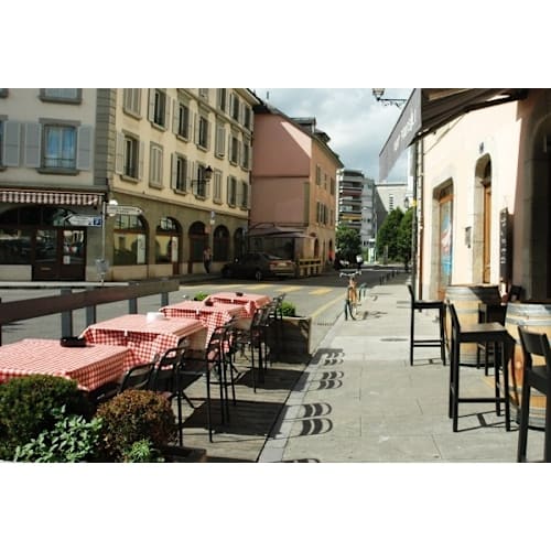 Vert Bouteille, Carouge