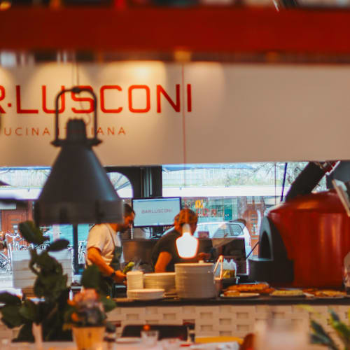 Bar Lusconi , Amsterdam