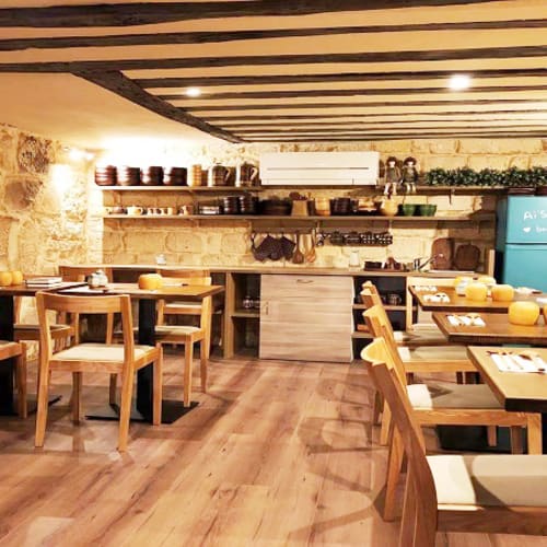 Ais Bento, Paris