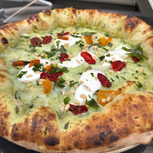 Anema e pizza di G. Sorrentino, Napoli