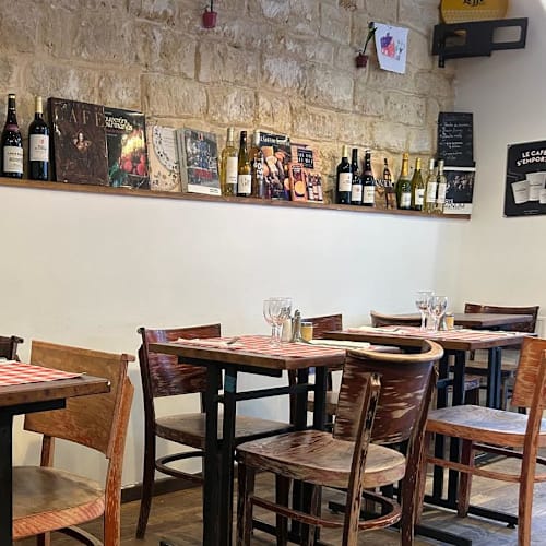 L'Anecdote, Paris