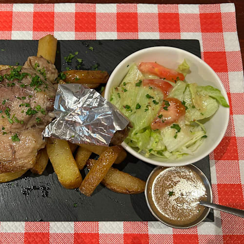 L'Anecdote, Paris